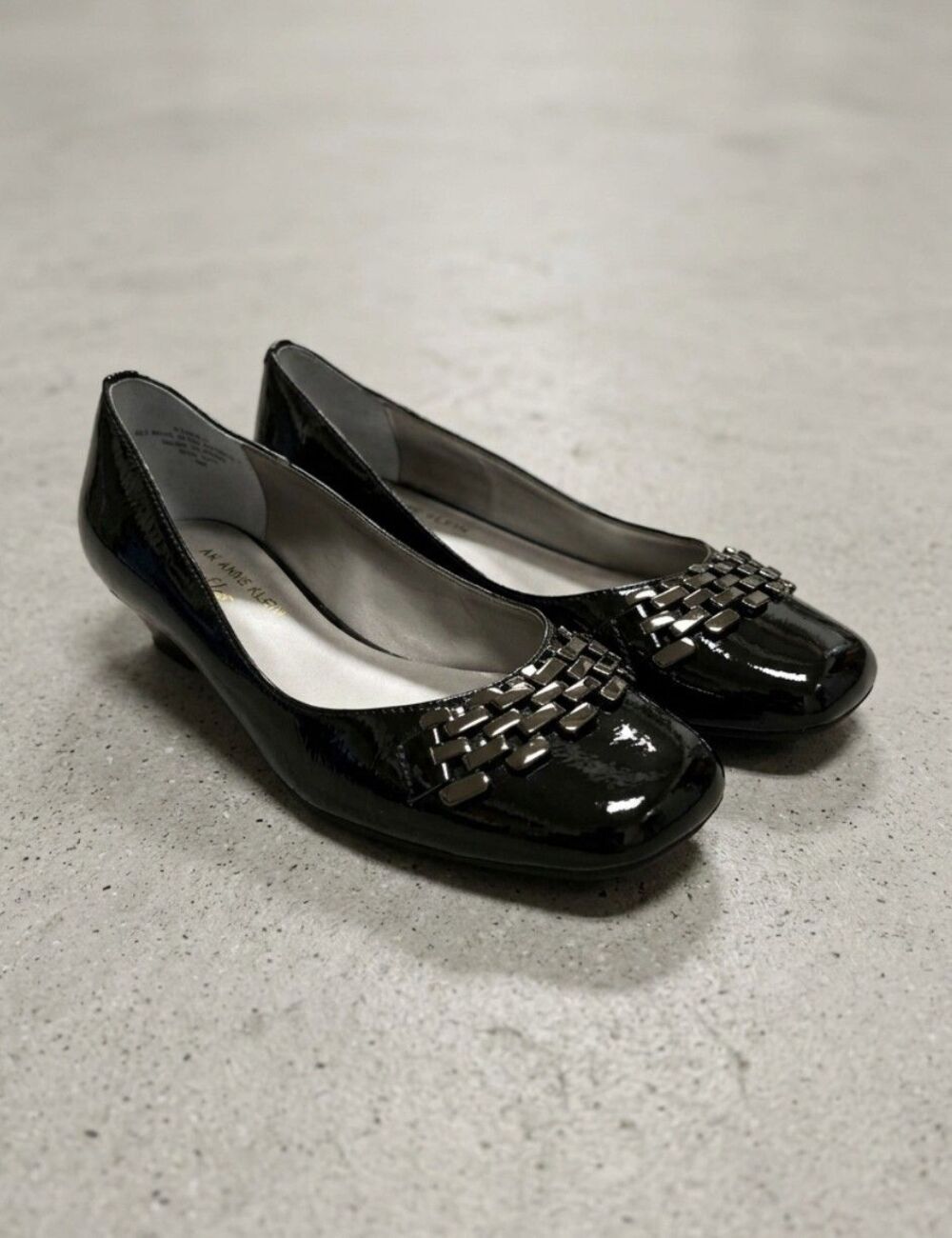 Anne Klein iFlex AK JAMAI Black Patent Low Kitten Heel Pumps Shoes Size 6M